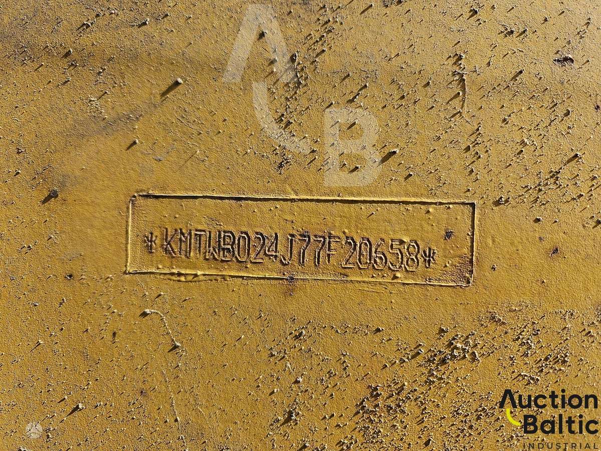 Komatsu WB93S-5E0, excavator loader