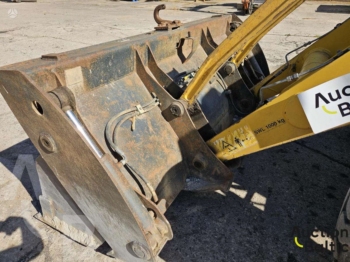 Komatsu WB93S-5, excavator loader