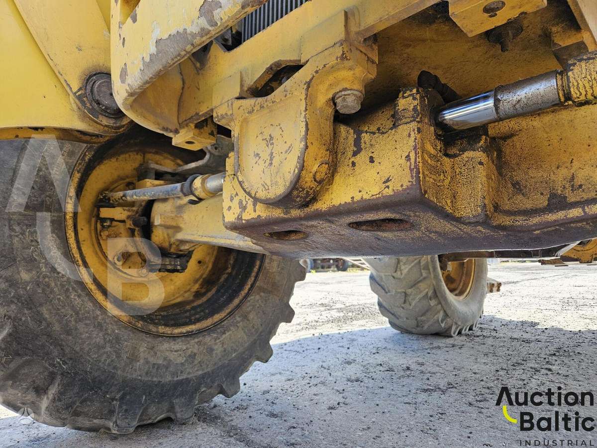 Komatsu WB93S-5, excavator loader