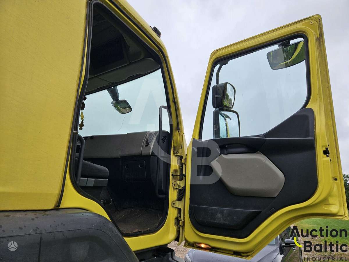 Renault Kerax 450.26, самосвалы