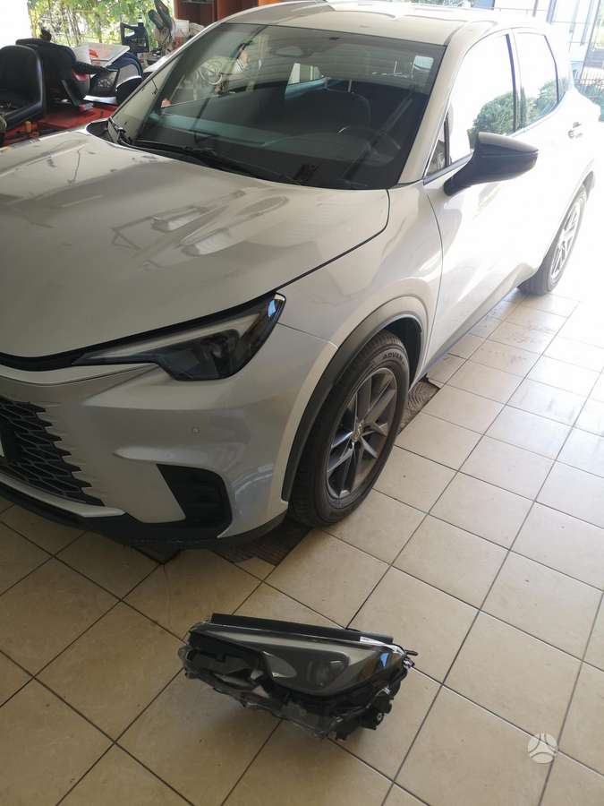 Lexus LBX отделочные детали