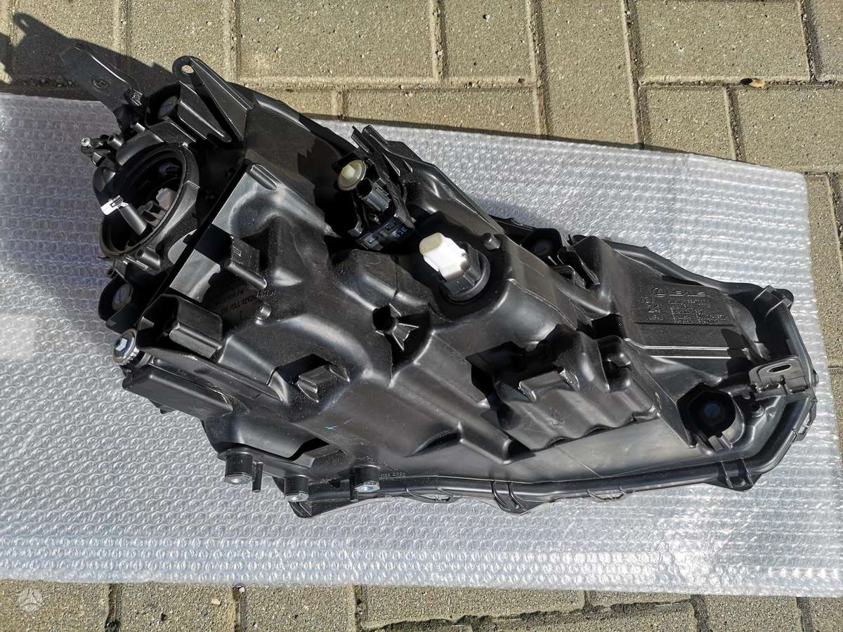 Lexus LBX apdailos detalės