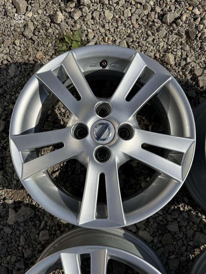 Nissan, lengvojo lydinio, R15
