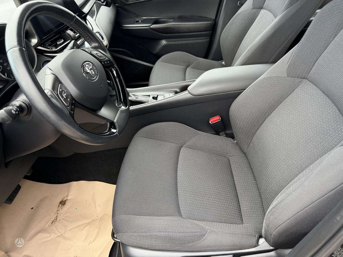 Toyota C-HR - 5