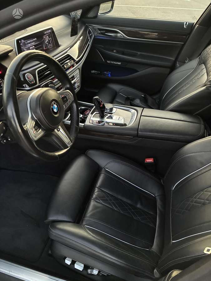BMW 740, 3.0 l., Лимузин