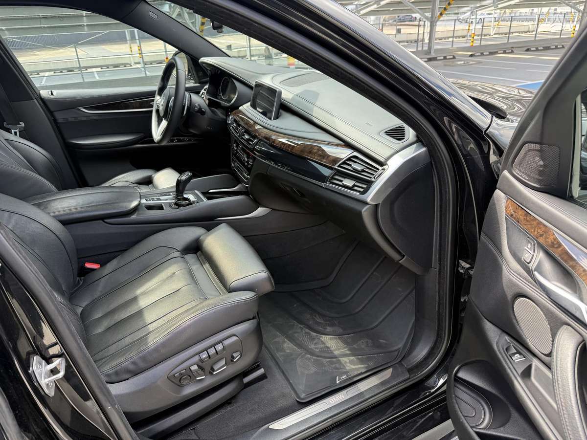 BMW X6, 4.4 l., off-road / crossover