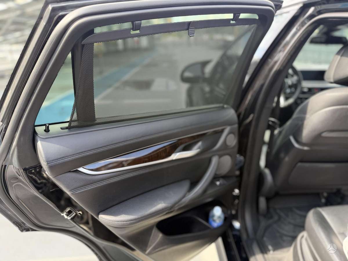 BMW X6, 4.4 l., off-road / crossover