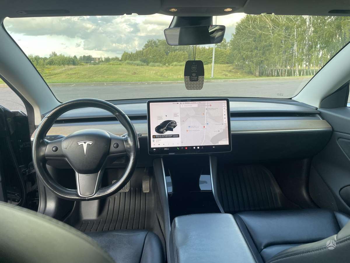 Tesla Model 3, saloon / sedan