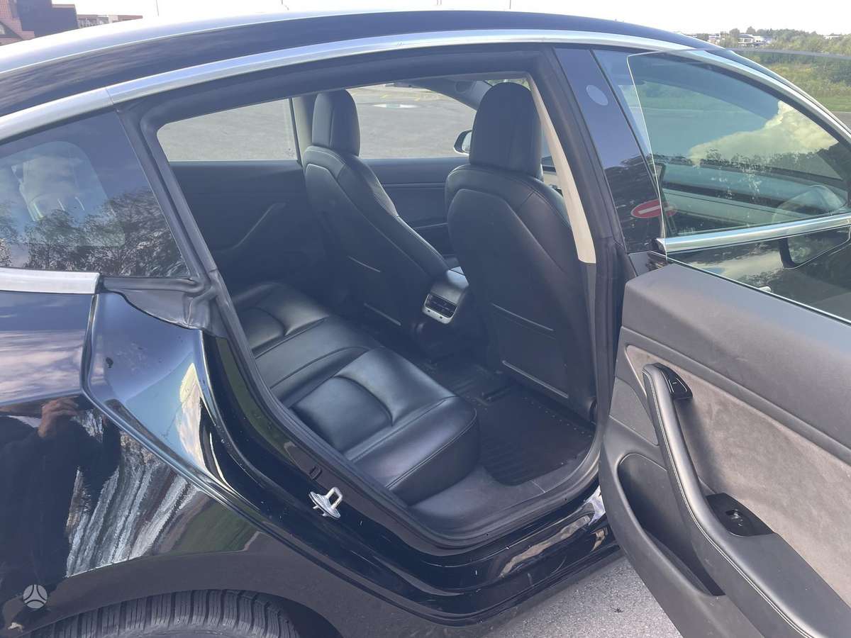 Tesla Model 3, saloon / sedan