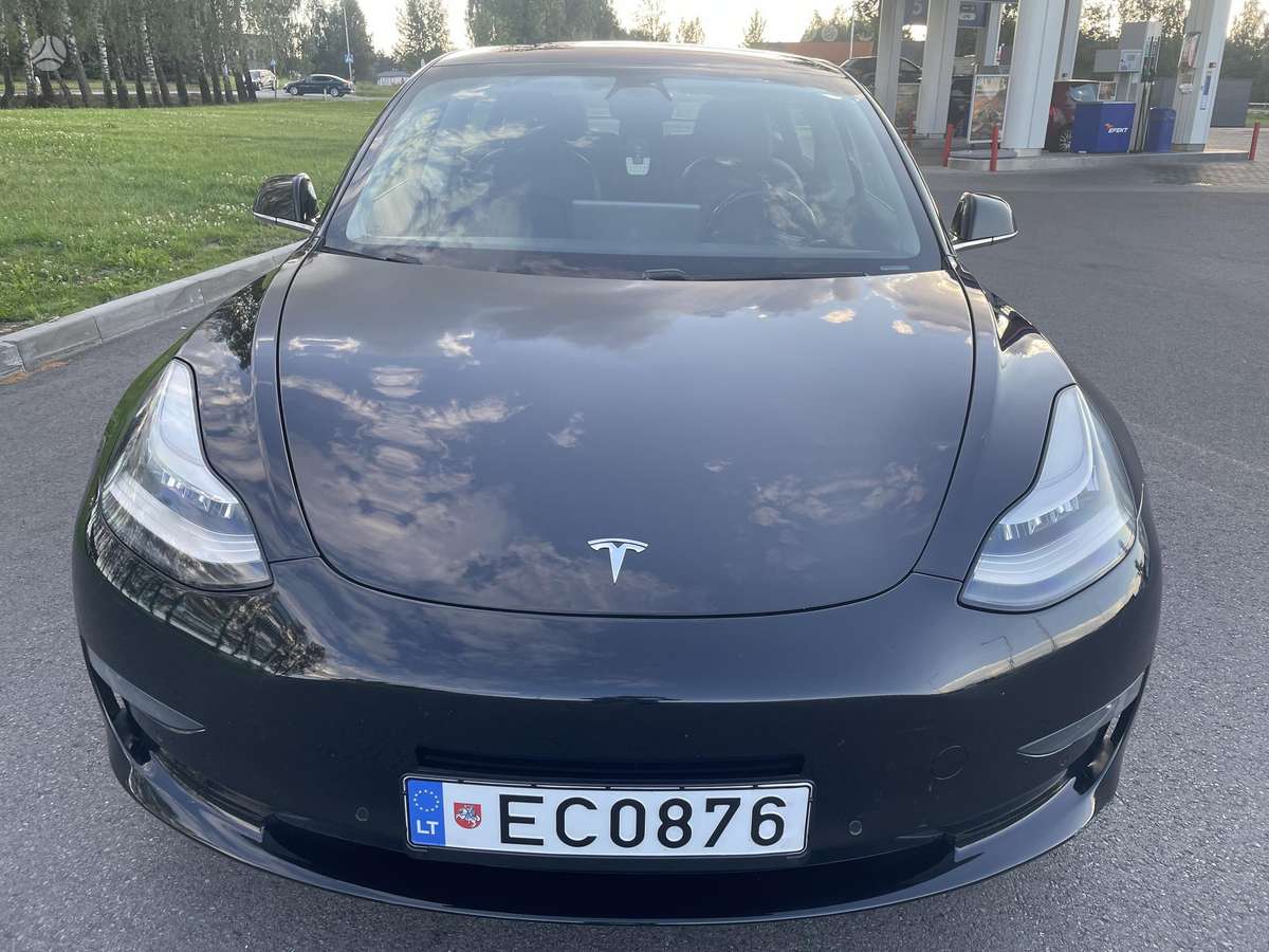 Tesla Model 3, saloon / sedan