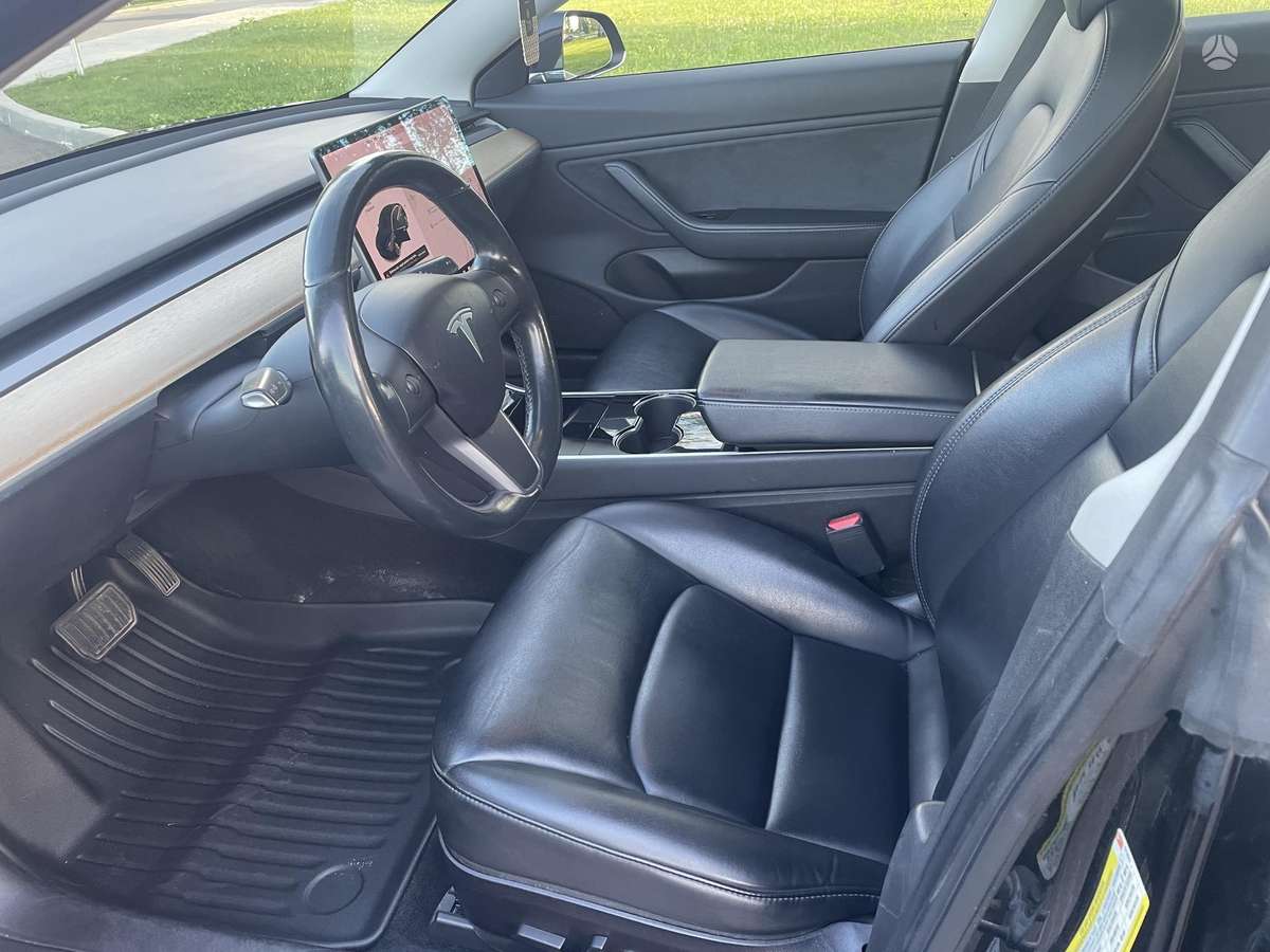 Tesla Model 3, saloon / sedan