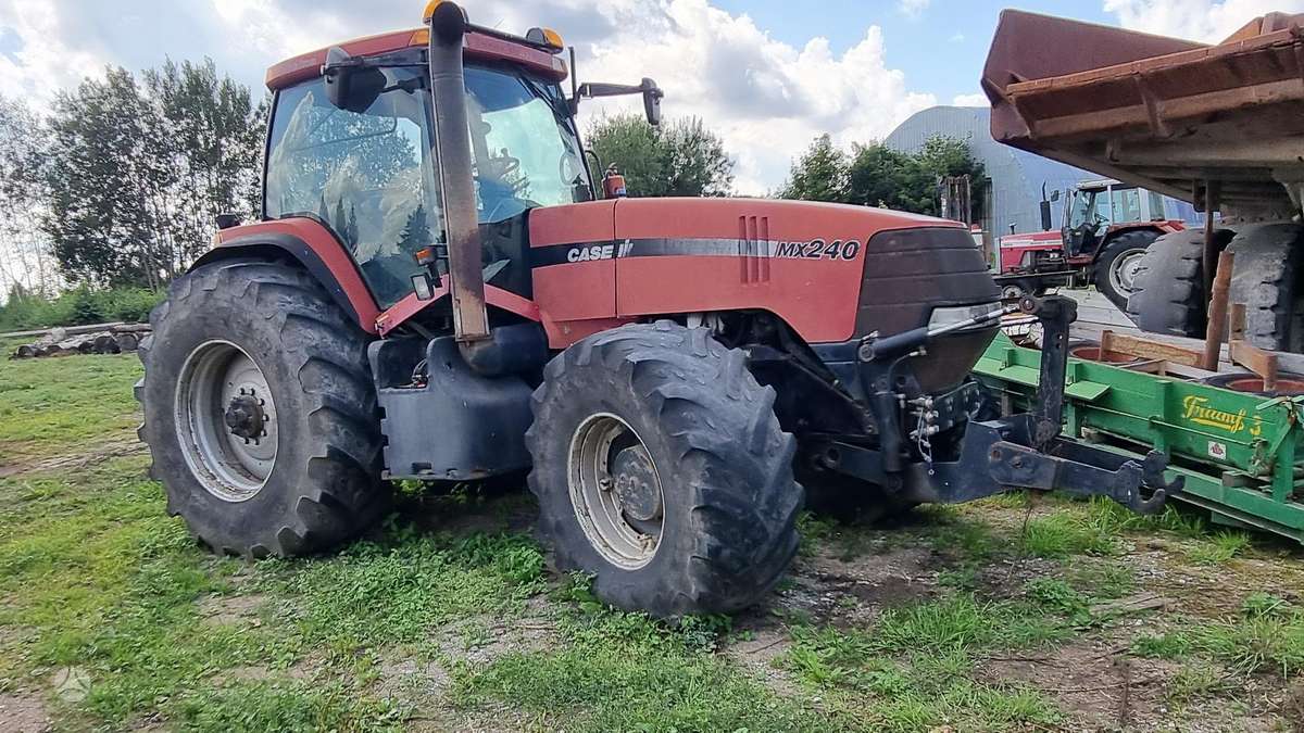 Case-IH MX240, traktoriai