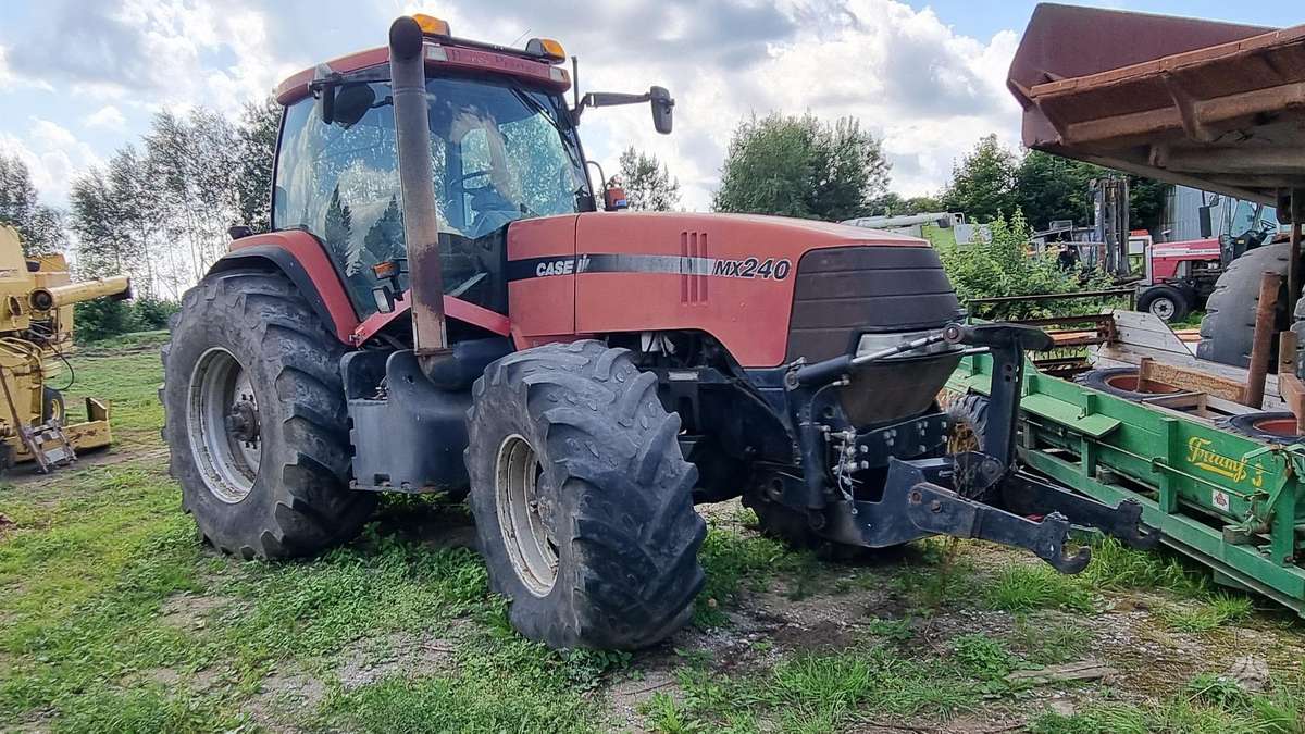 Case-IH MX240, traktori