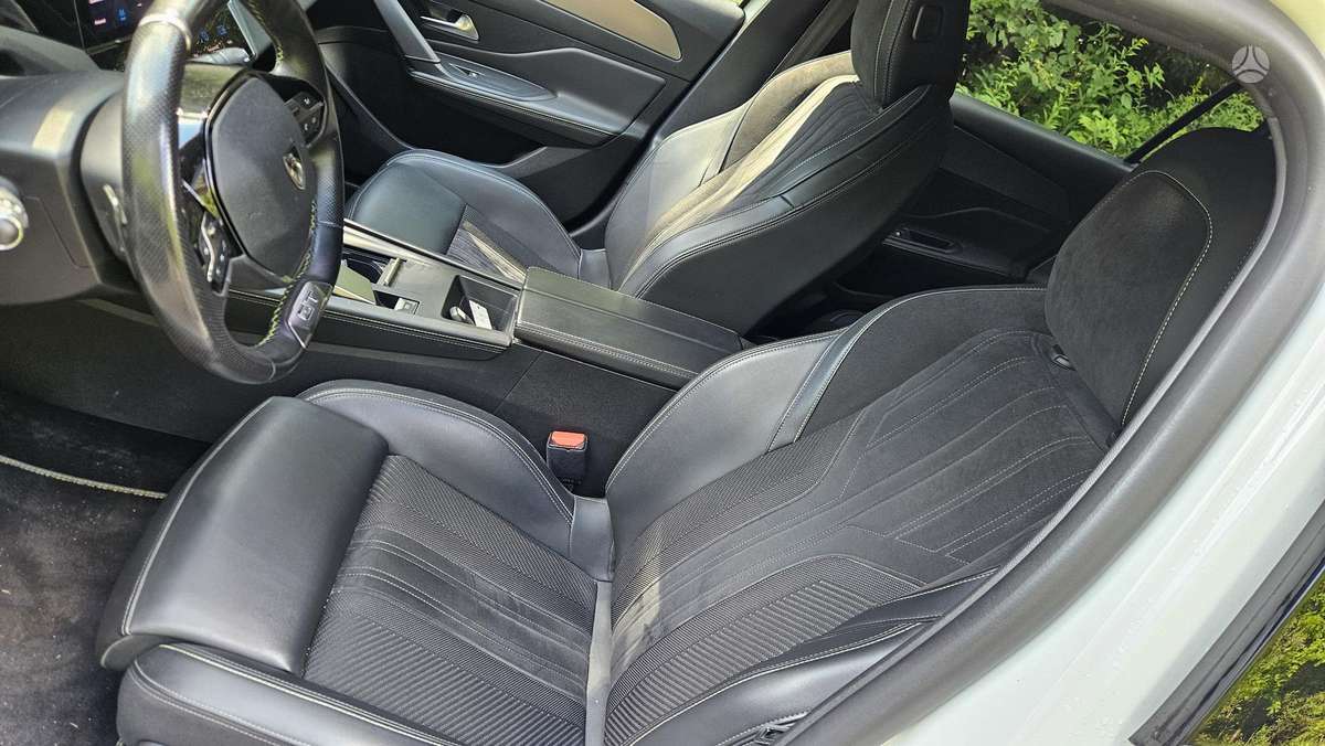 Peugeot 308 - 8
