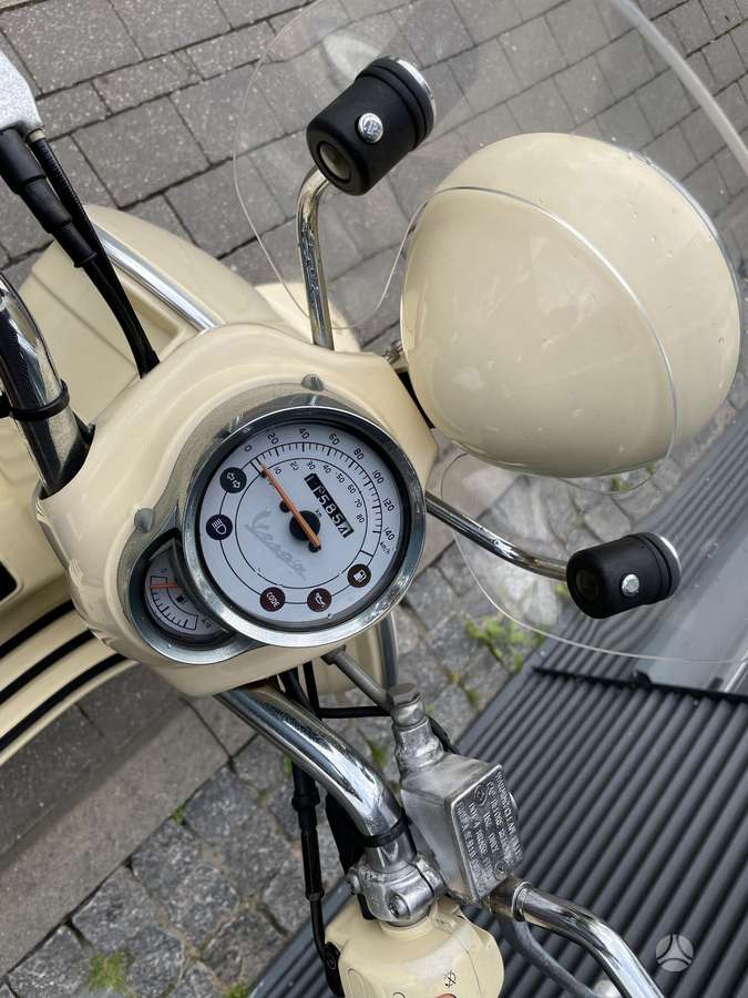 Piaggio Vespa 125cc, scooters / mopeds