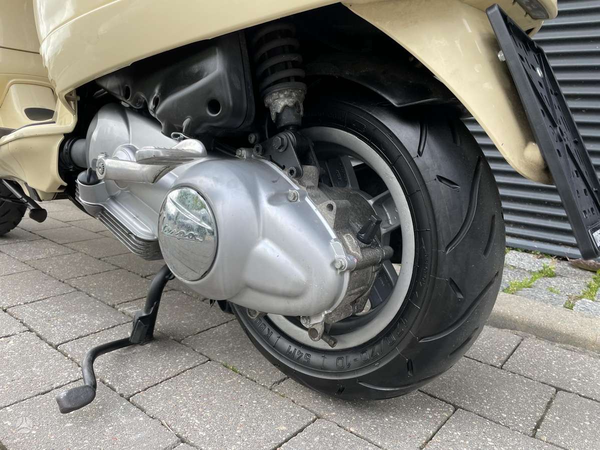 Piaggio Vespa 125cc, мотороллеры / мопеды