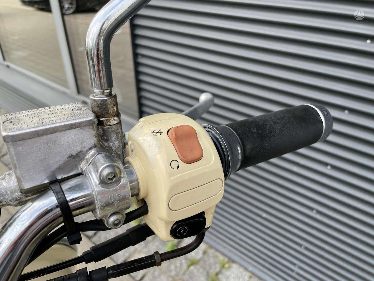 Piaggio Vespa 125cc, scooters / mopeds