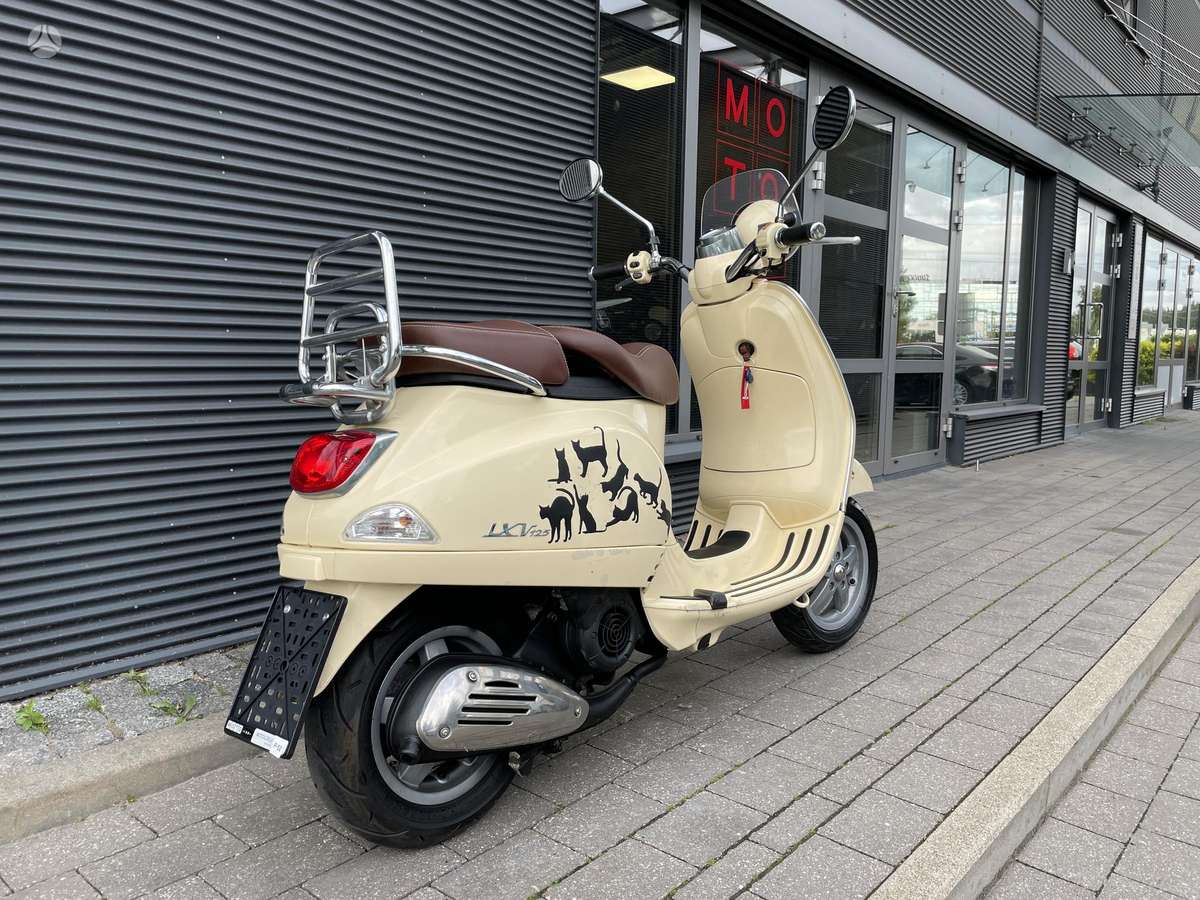 Piaggio Vespa 125cc, scooters / mopeds
