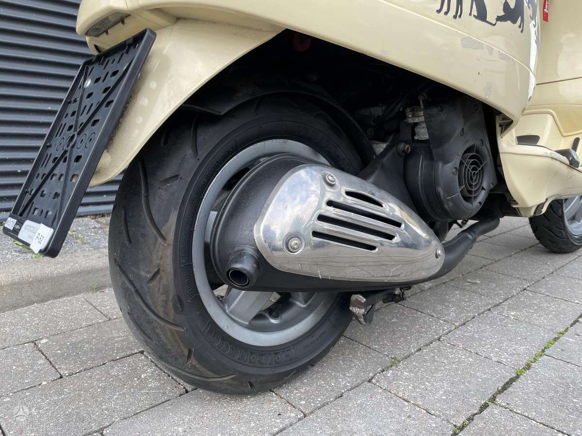 Piaggio Vespa 125cc, scooters / mopeds