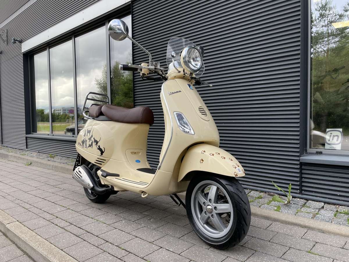 Piaggio Vespa 125cc, scooters / mopeds