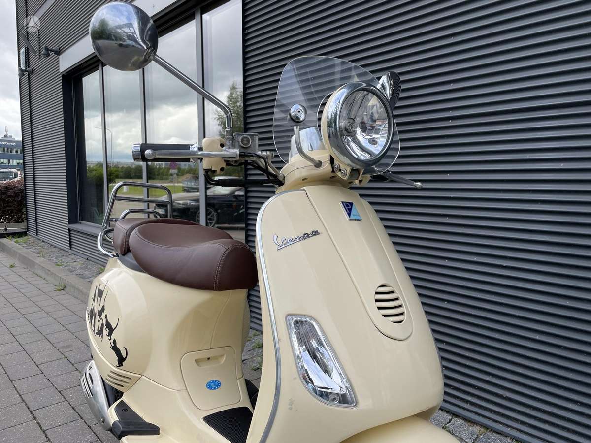Piaggio Vespa 125cc, мотороллеры / мопеды