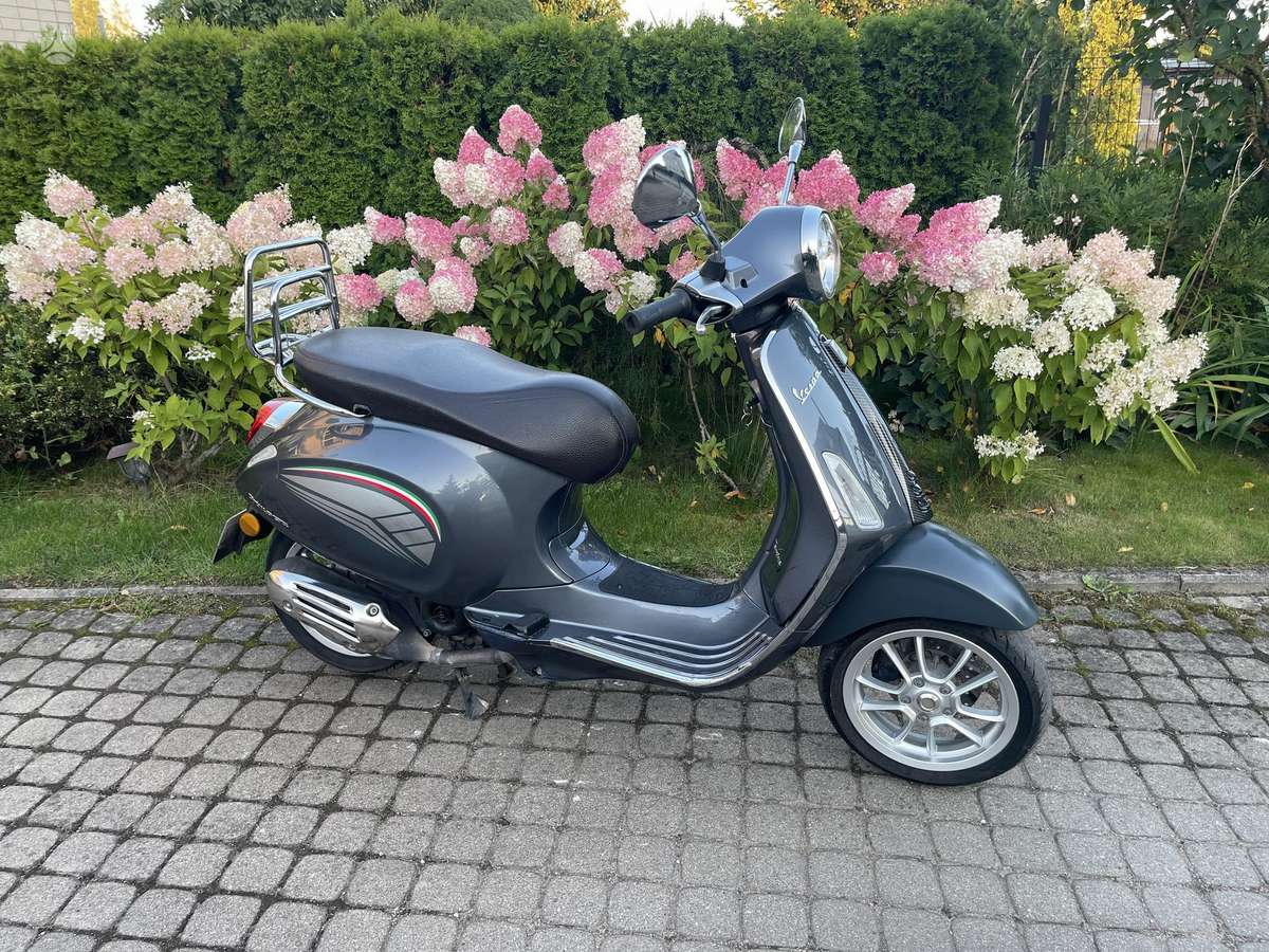 Piaggio Vespa 50cc, мотороллеры / мопеды