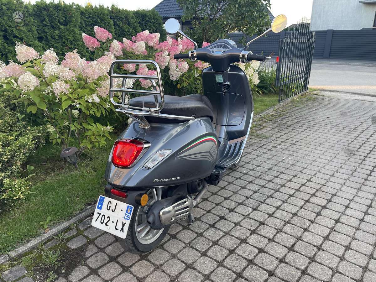 Piaggio Vespa 50cc, мотороллеры / мопеды