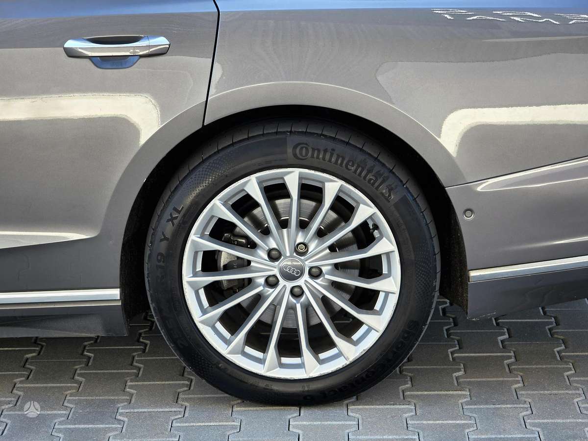 Audi A8, 3.0 l., Седан