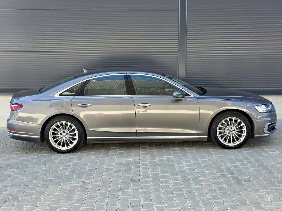 Audi A8, 3.0 l., Седан
