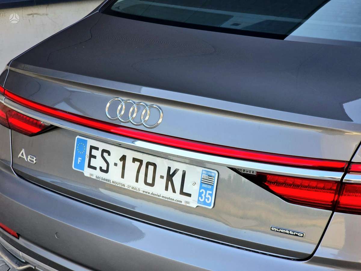 Audi A8, 3.0 l., Седан