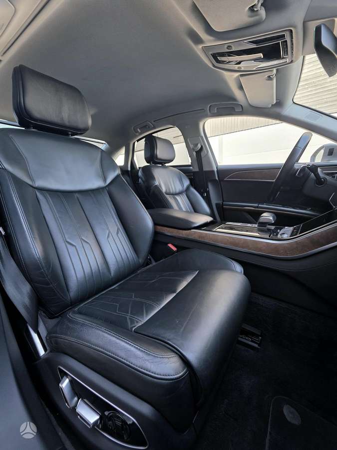 Audi A8, 3.0 l., Седан