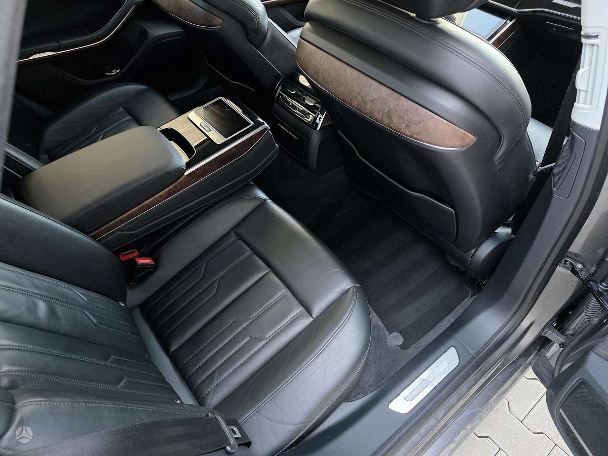 Audi A8, 3.0 l., sedanas