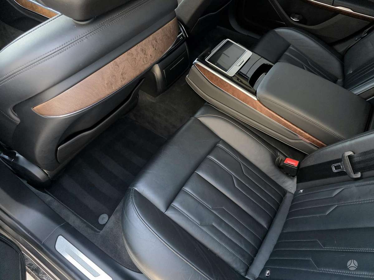 Audi A8, 3.0 l., Седан