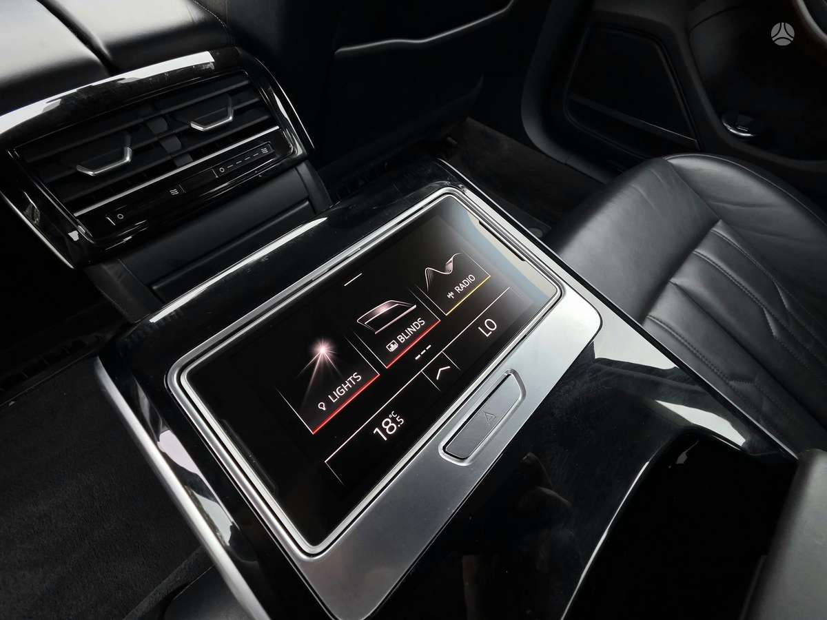 Audi A8, 3.0 l., Седан