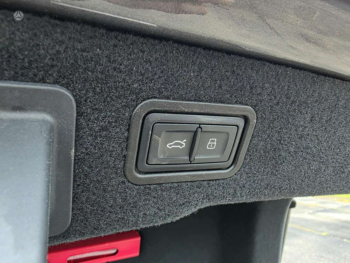 Audi A8, 3.0 l., Седан