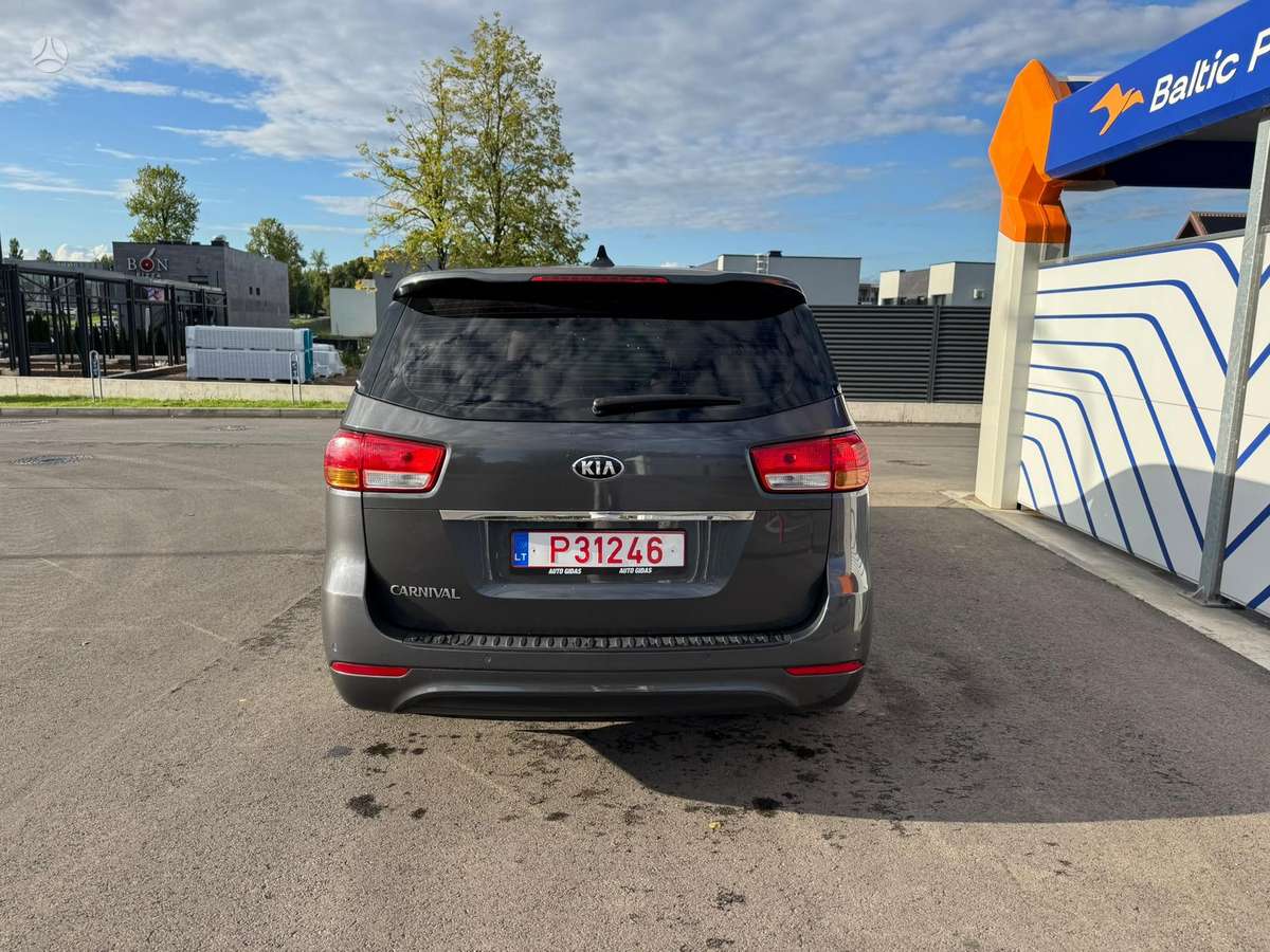 Kia Carnival, 2.2 l., Минивэн