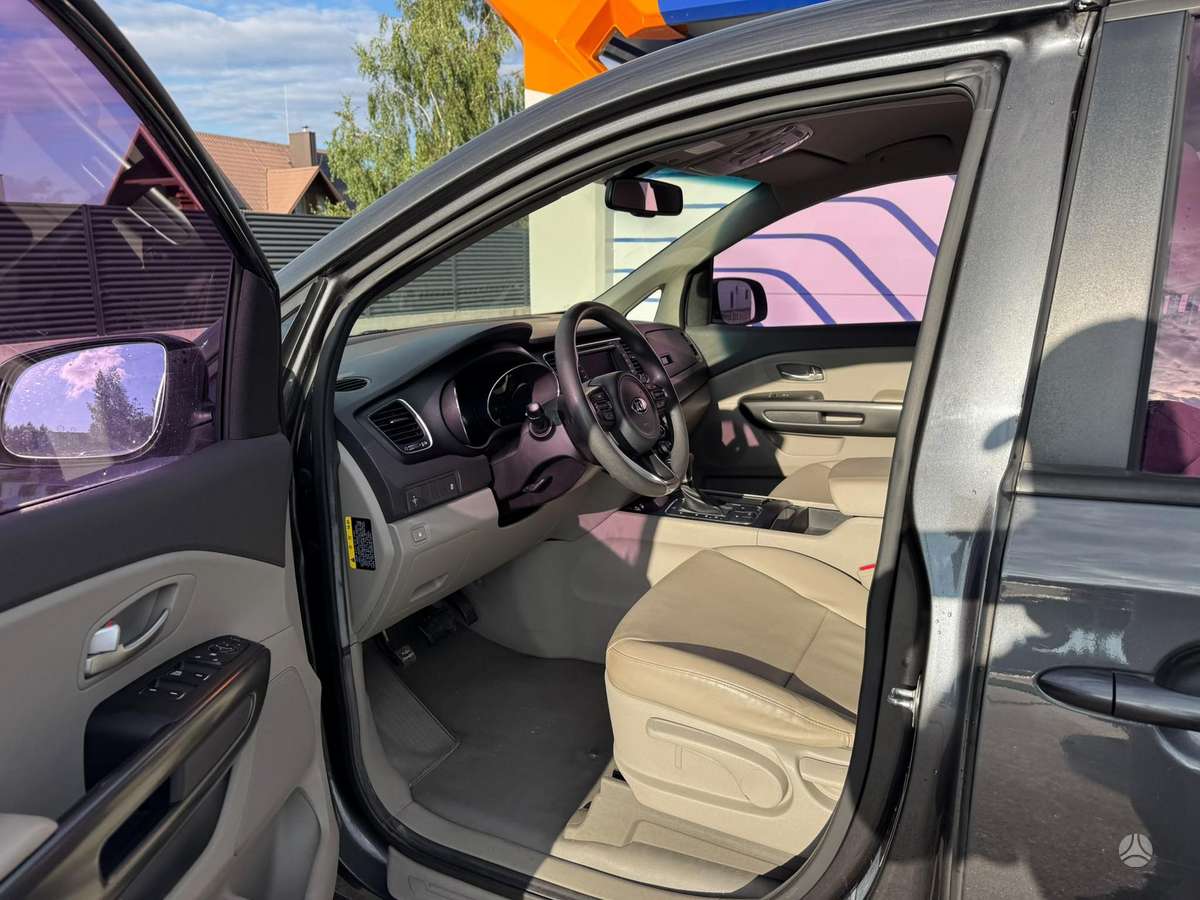 Kia Carnival, 2.2 l., Минивэн