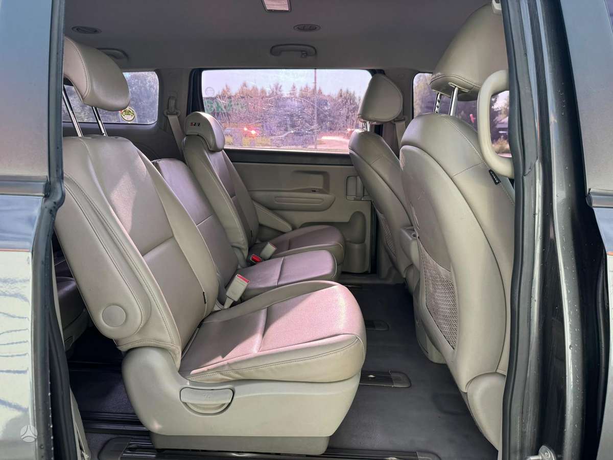 Kia Carnival, 2.2 l., Минивэн