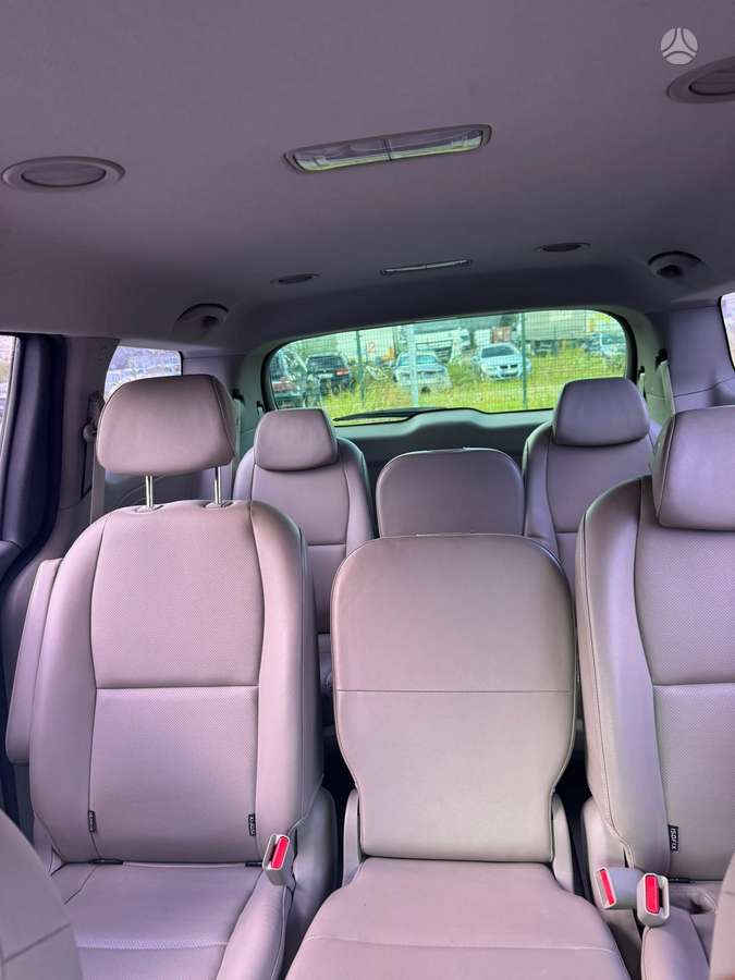 Kia Carnival, 2.2 l., Минивэн