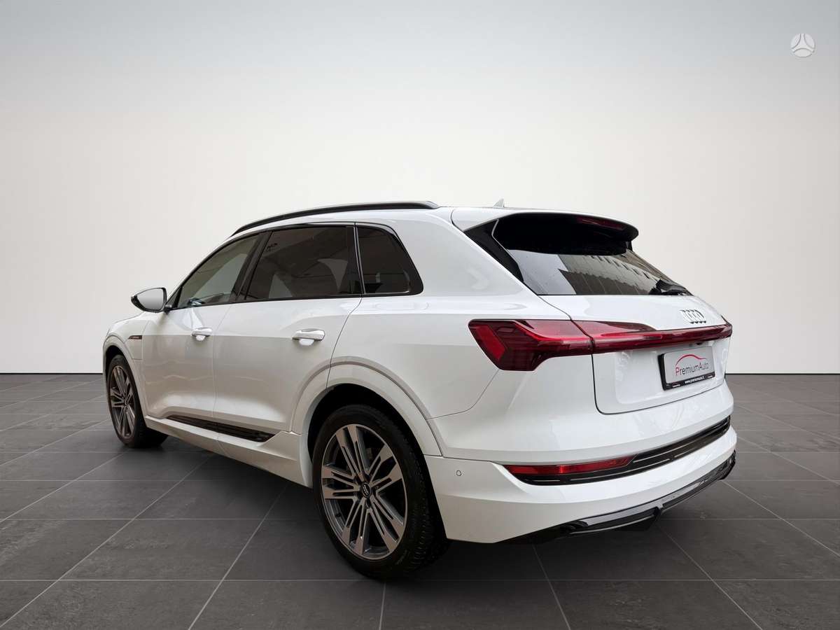 Audi e-tron, 95 kWh, off-road / crossover