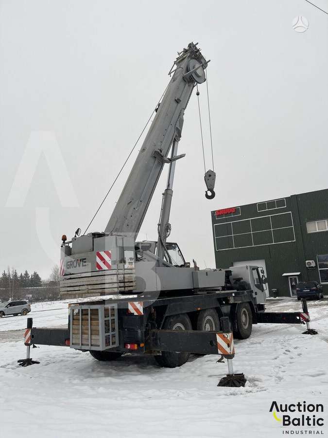 Grove GMK 3055, crane