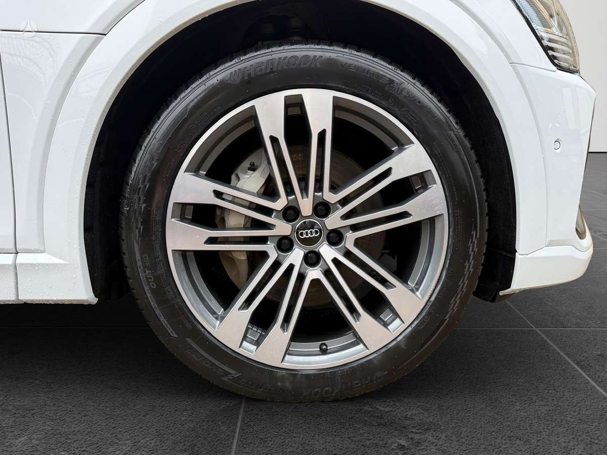 Audi e-tron, 95 kWh, off-road / crossover
