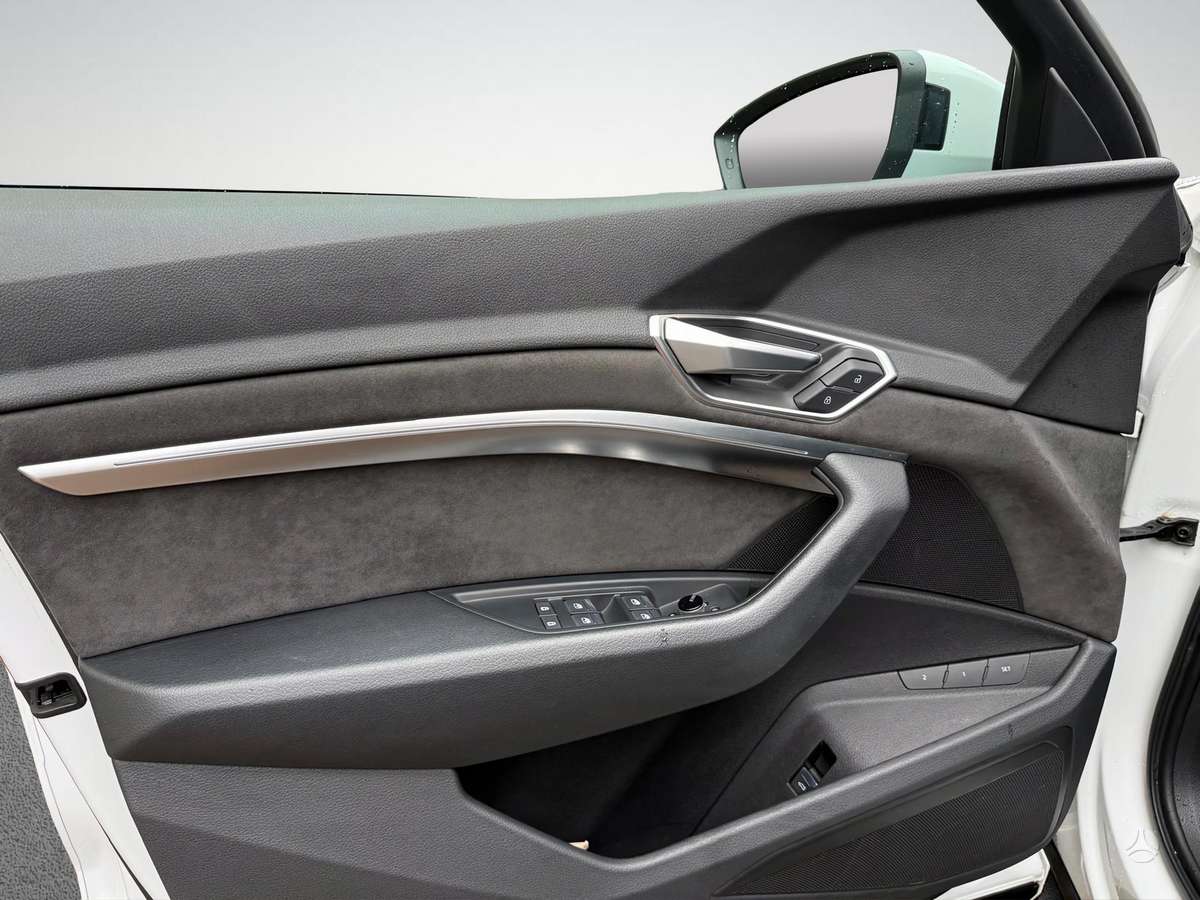 Audi e-tron, 95 kWh, off-road / crossover