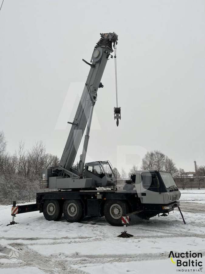 Grove GMK 3055, crane