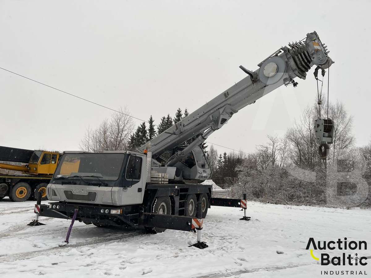 Grove GMK 3055, crane