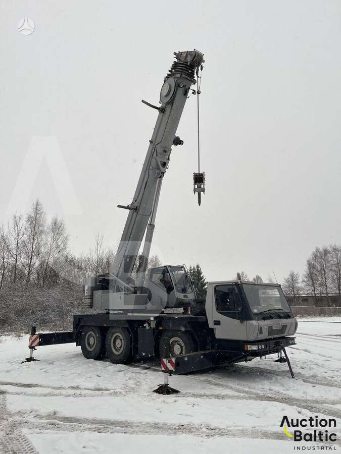 Grove GMK 3055, crane