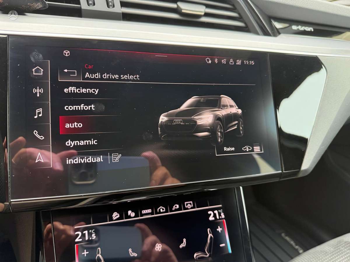 Audi e-tron, 95 kWh, off-road / crossover