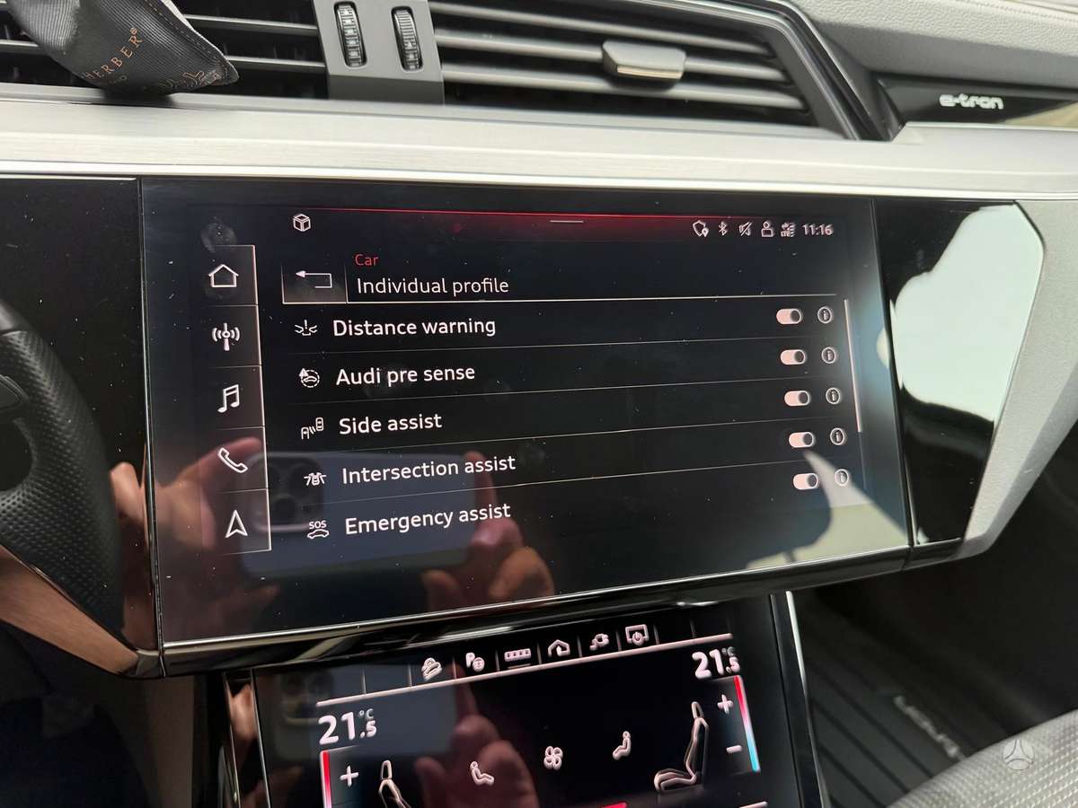 Audi e-tron, 95 kWh, off-road / crossover