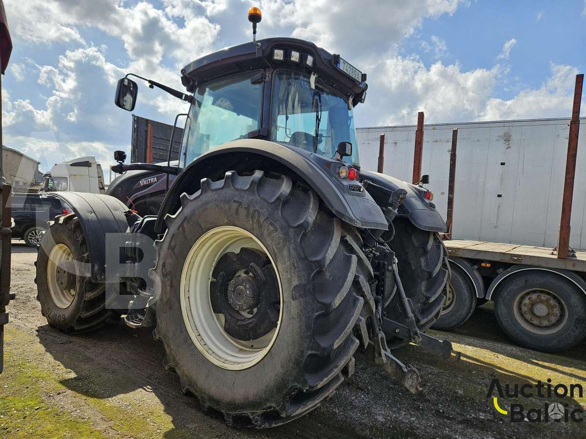 Valtra S374, tractors