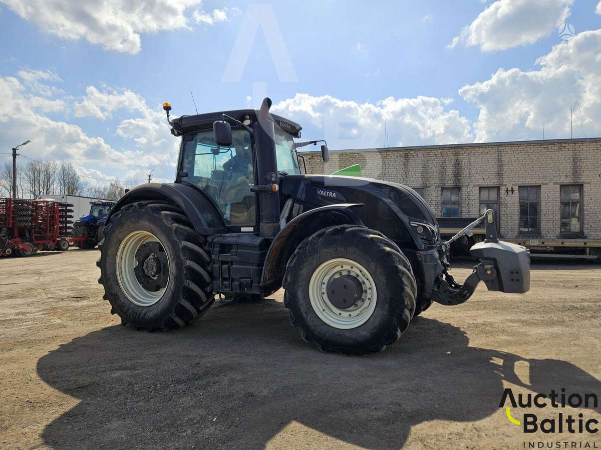 Valtra S374, tractors